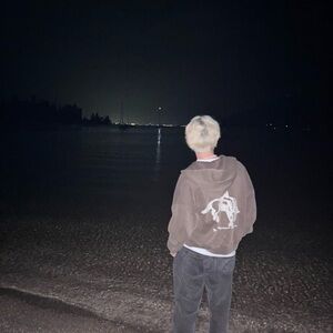 Meet your Posher, Brenton